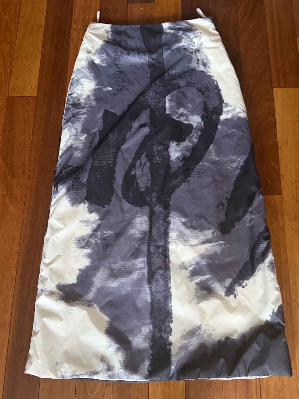 Vivienne Tam VERY RARE Abstract Black and Gray Maxi Skirt w/ Zip Side Vent Sz 1